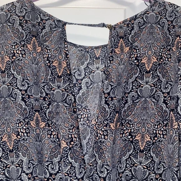 Chic Paisley Long Sleeve Romper - Picture 5 of 8